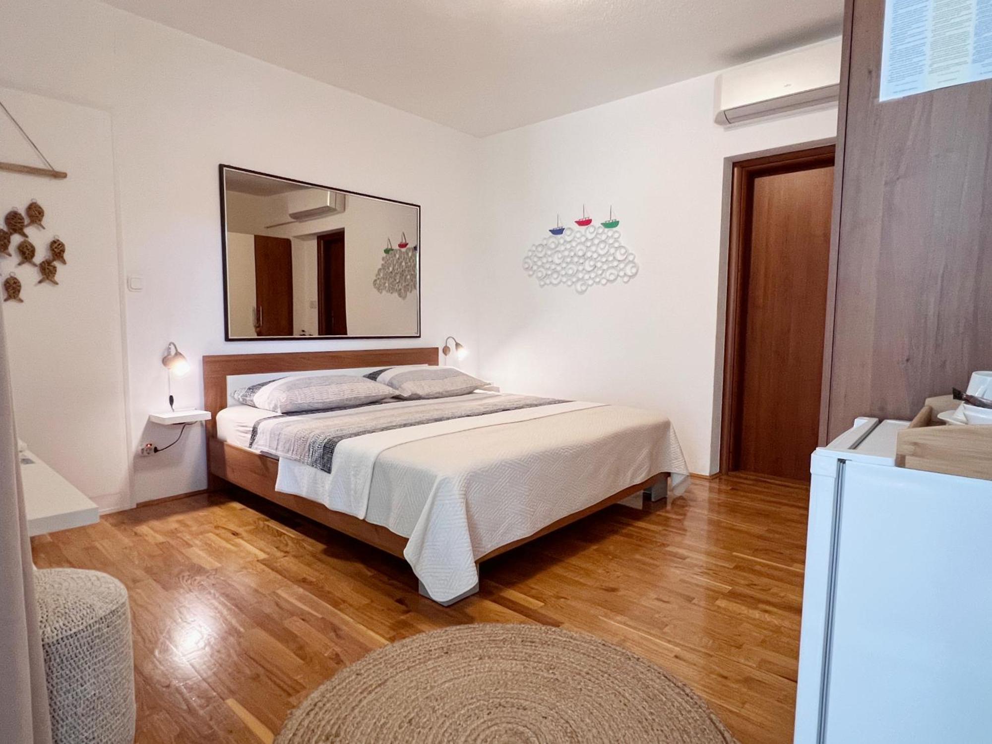 Room Tai - Spacious And Comfy With Private Terrace Hvar Town Exterior foto